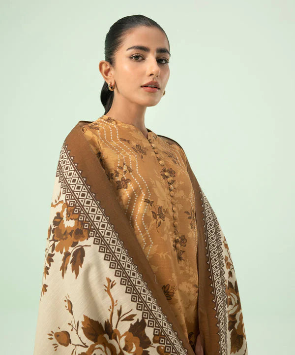 Sapphire-khaddar-suit-unstitched