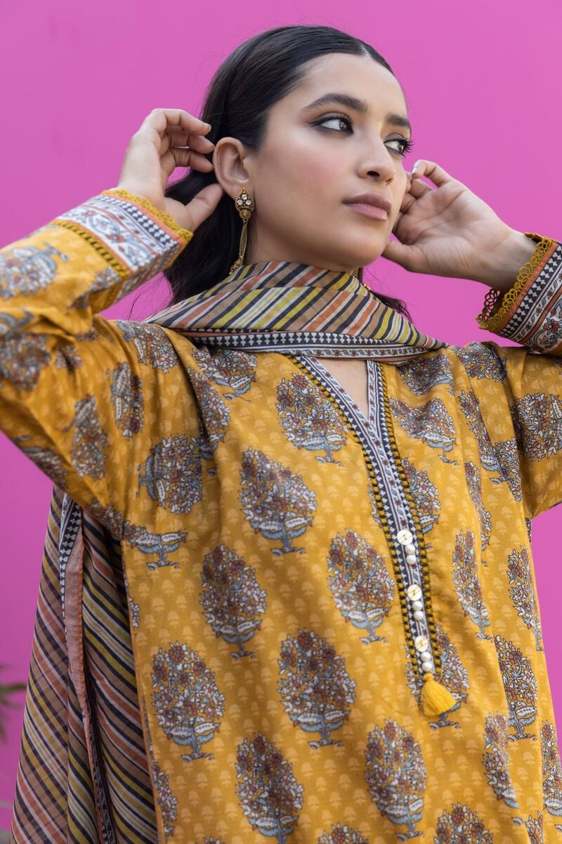 Khaadi-Lawn-suit-in-yellow