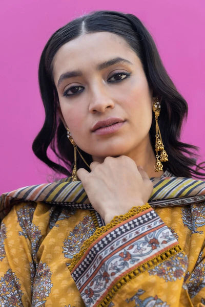 Khaadi-Lawn-suit-in-yellow
