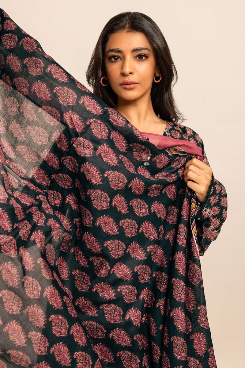 Khaadi-Lawn-suit-in-black