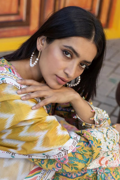 Khaadi-Lawn-suit-in-yellow