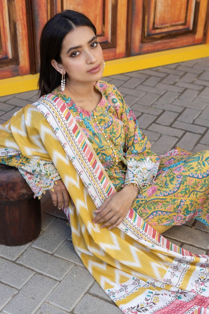 Khaadi-Lawn-suit-in-yellow