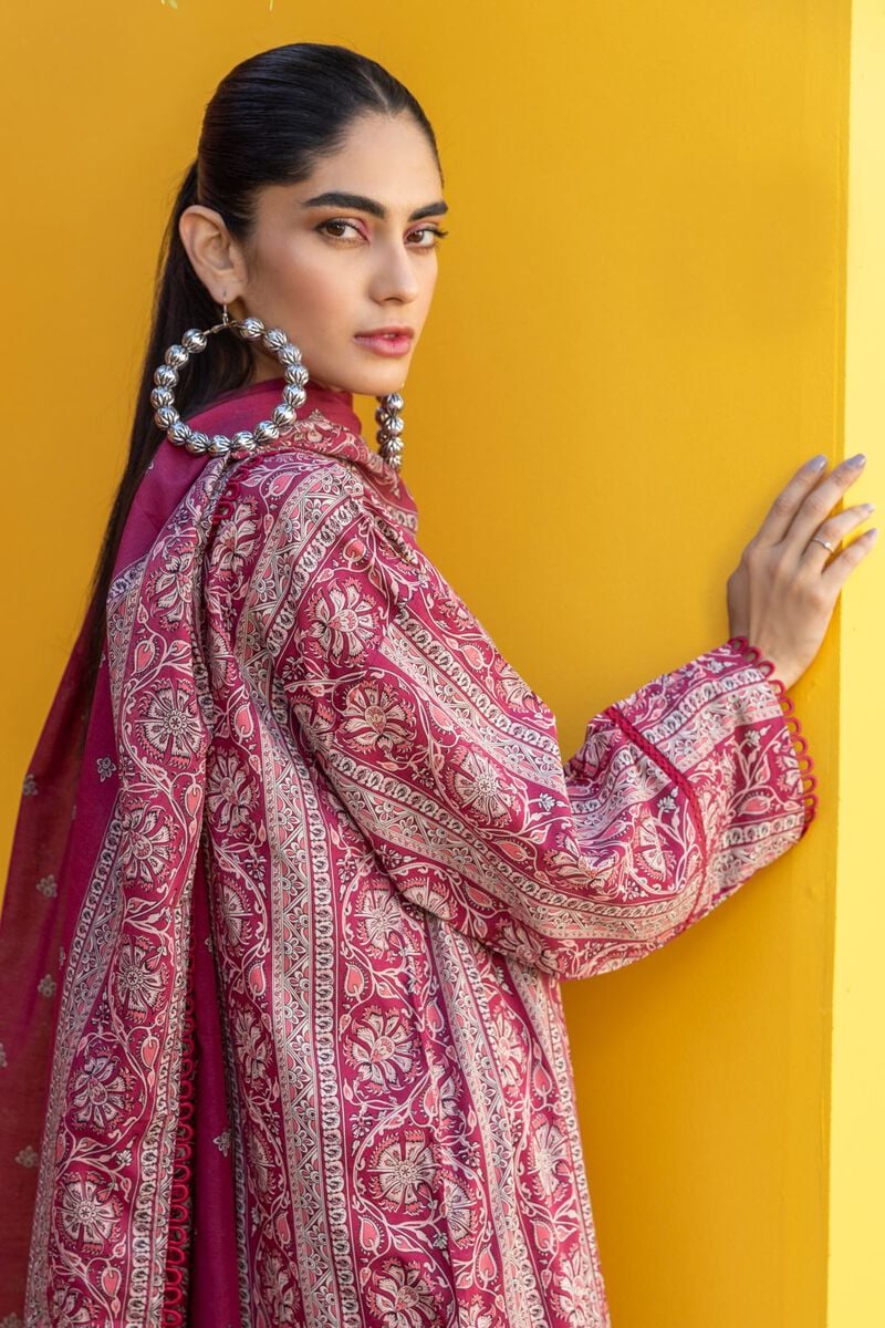 Khaadi-Lawn-suit-in-red