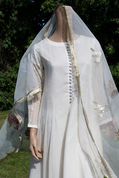off-white-dress-image-eid-collection-2024