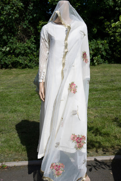 off-white-dress-image-eid-collection-2024